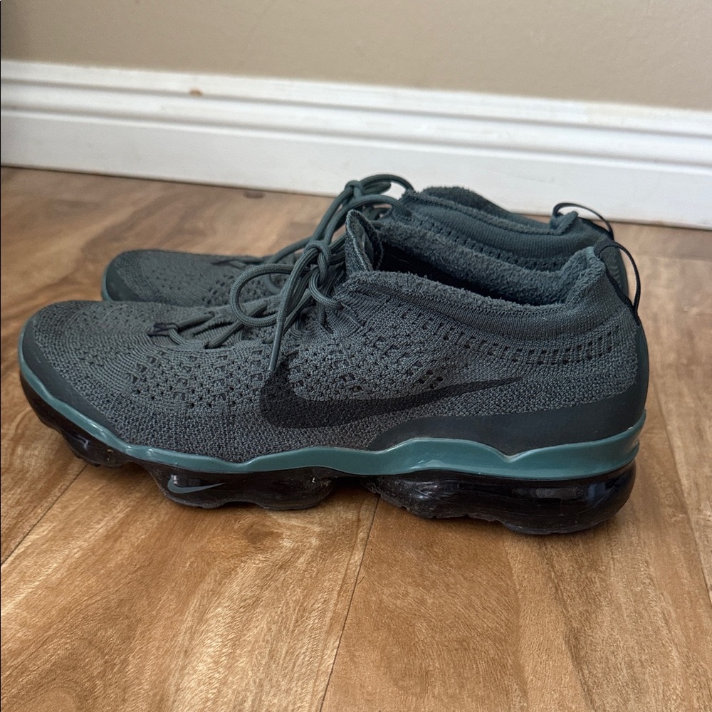 Nike Men's Vapormax Athletic Shoes size 11